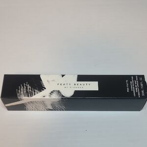 Fenty Beauty Pro Filt'r Foundation - Black and White Packaging